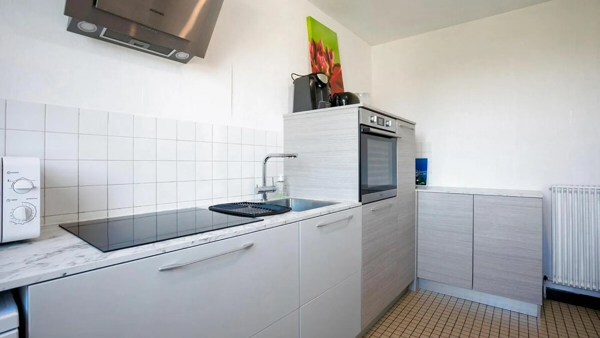 2 Bedroom Stunning Home In Ploumagoar בית נופש